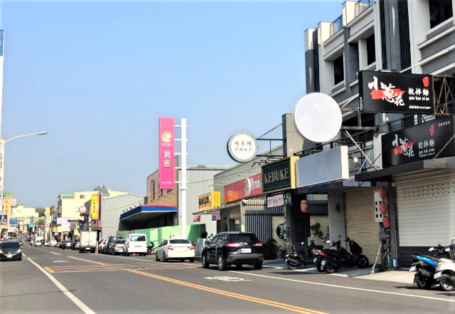 花壇寶雅金店面,彰化縣花壇鄉學府路